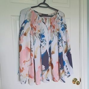 Light weight long sleeve top. SizeM Charlie B brand. Breezy. Dressy or casual.